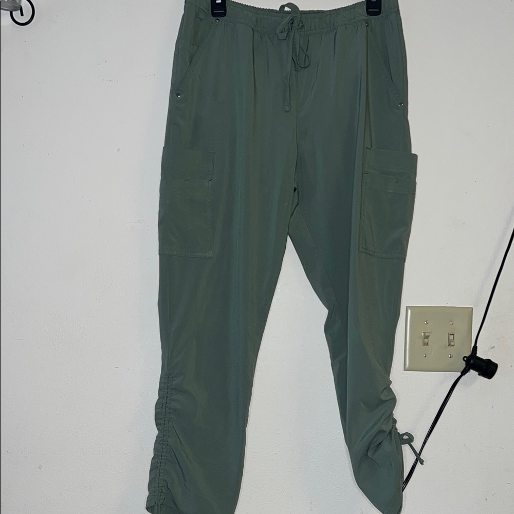 Women's -petite- Olive Green Cropped Pants